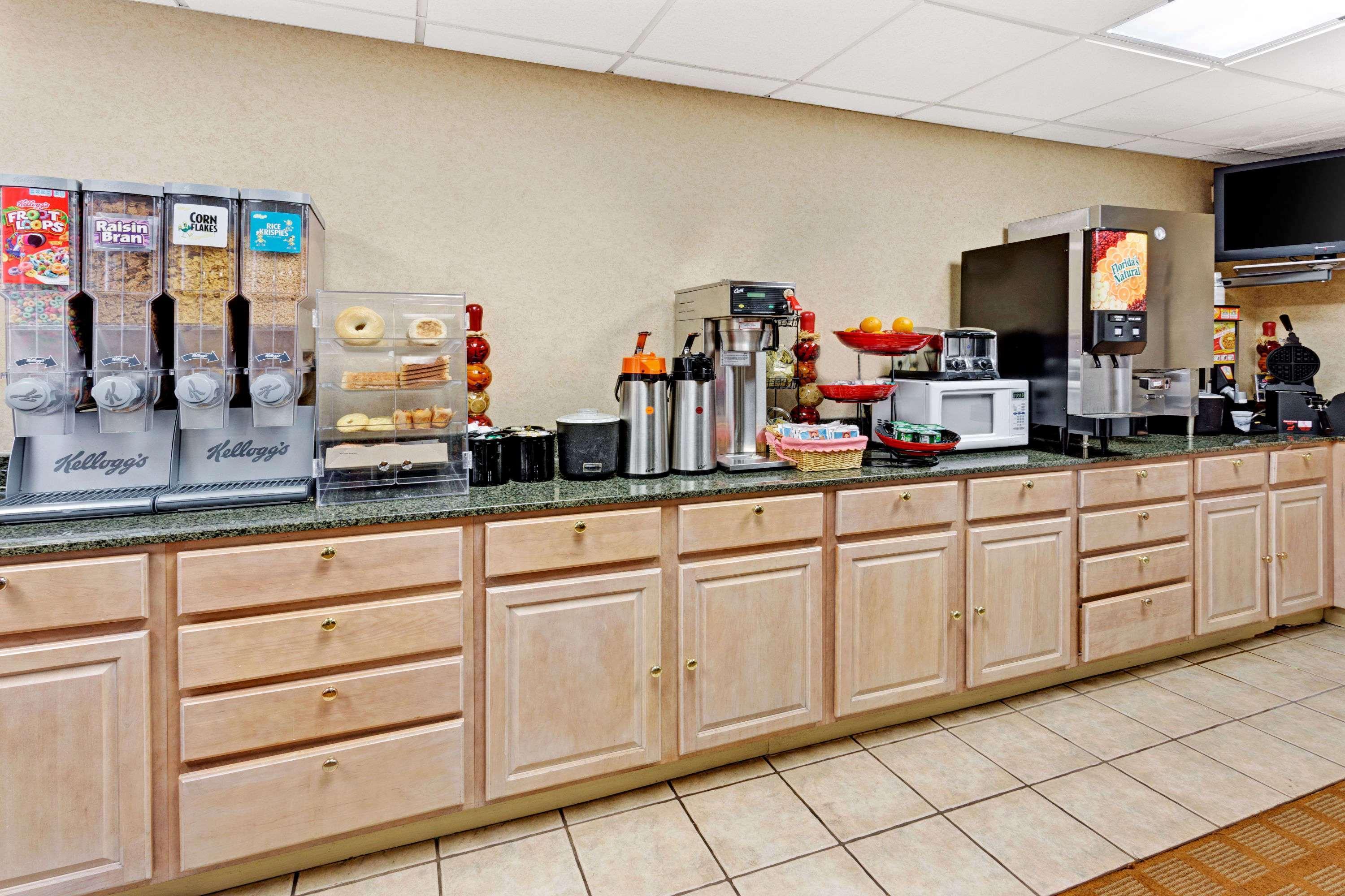Ramada By Wyndham Baltimore West Luaran gambar